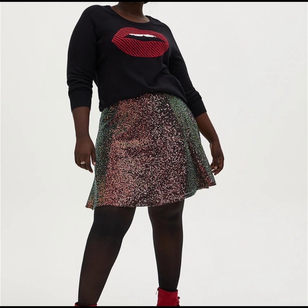 Torrid 0X /Large & 00 Sweater Black Red Lips Pullover Shirt Top Plus Size Crew